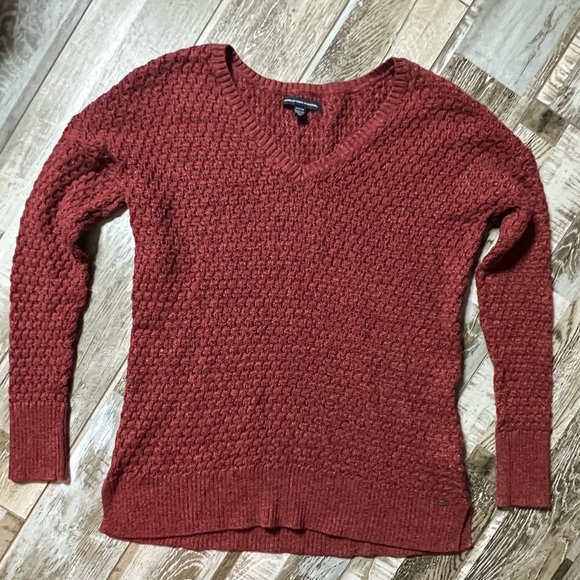 American Eagle Rust Sweater - Picture 2 of 4